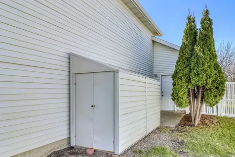 3319 45th Avenue S Fargo ND 58104