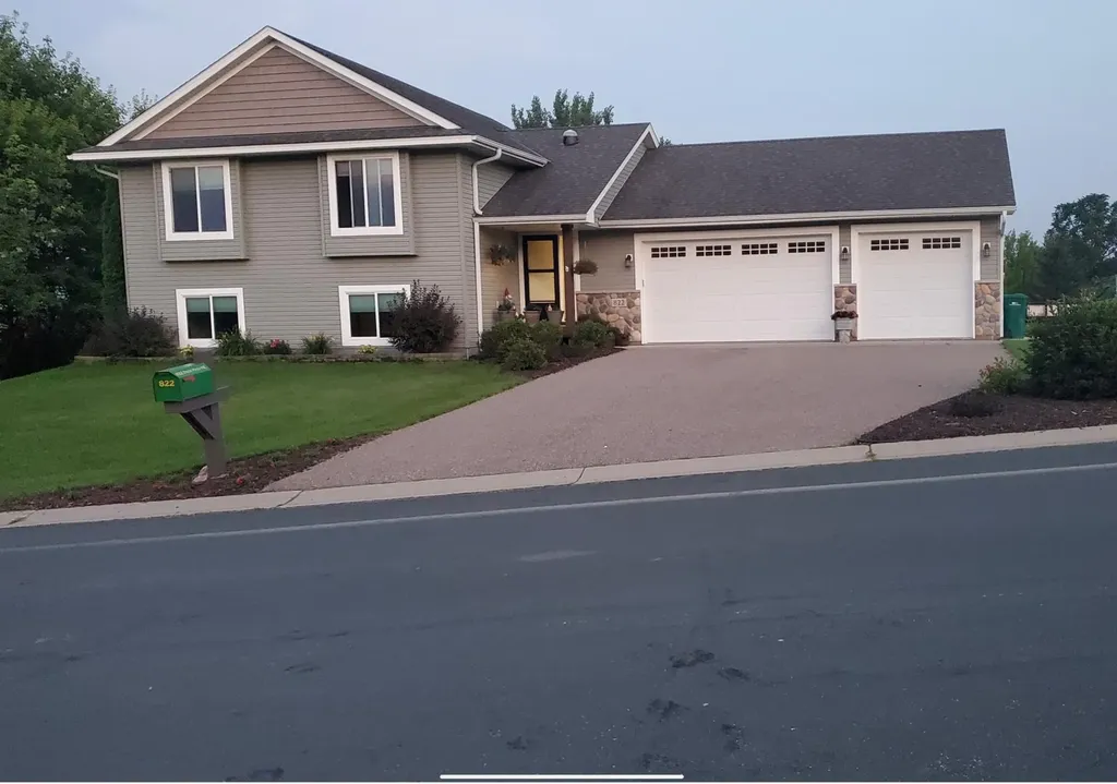 822 Deer Path Montgomery MN 56069