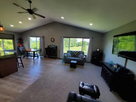 822 Deer Path Montgomery MN 56069