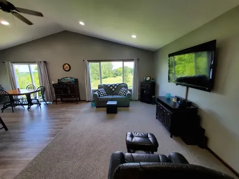 822 Deer Path Montgomery MN 56069