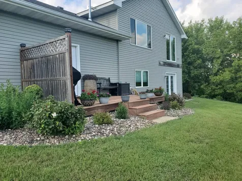 822 Deer Path Montgomery MN 56069