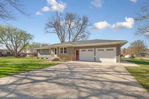 818 Lincoln Avenue Gaylord MN 55334