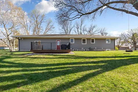 818 Lincoln Avenue Gaylord MN 55334