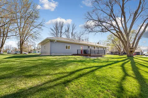 818 Lincoln Avenue Gaylord MN 55334