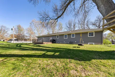 818 Lincoln Avenue Gaylord MN 55334