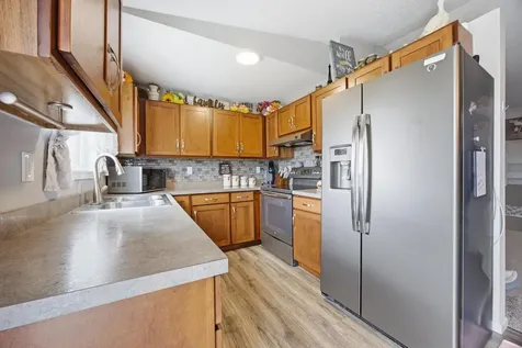 1918 55th Avenue S Fargo ND 58104