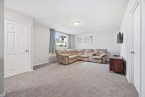 1918 55th Avenue S Fargo ND 58104