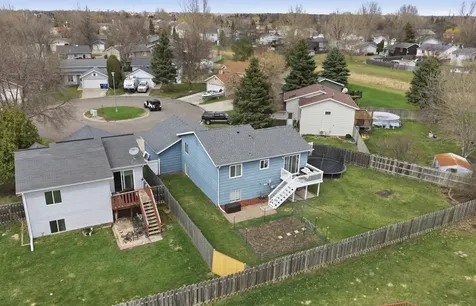 1918 55th Avenue S Fargo ND 58104