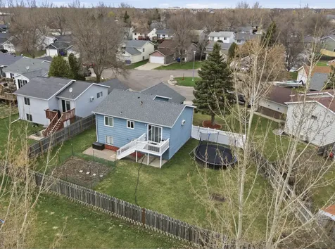 1918 55th Avenue S Fargo ND 58104