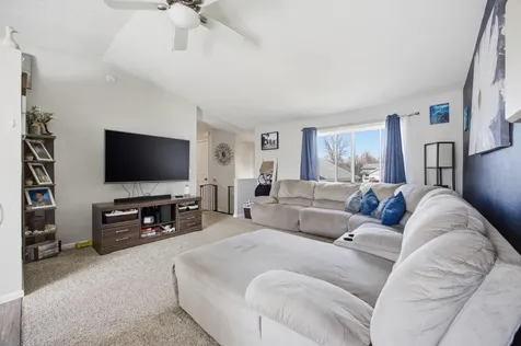 1918 55th Avenue S Fargo ND 58104
