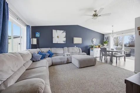 1918 55th Avenue S Fargo ND 58104