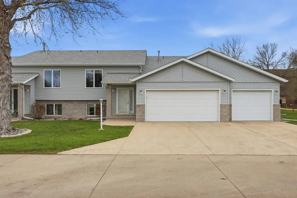 1224 Cedar Way E West Fargo ND 58078