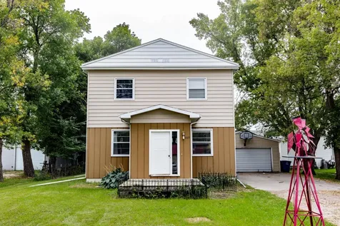 1009 18th Avenue N Moorhead MN 56560