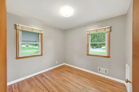 1283 Burke Avenue E Maplewood MN 55109