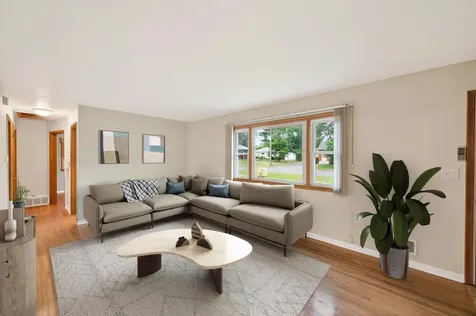 1283 Burke Avenue E Maplewood MN 55109