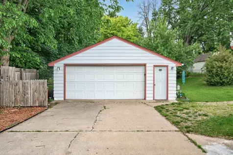 1283 Burke Avenue E Maplewood MN 55109