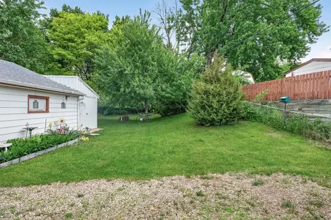 1283 Burke Avenue E Maplewood MN 55109