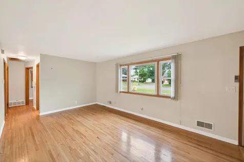 1283 Burke Avenue E Maplewood MN 55109