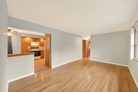 1283 Burke Avenue E Maplewood MN 55109