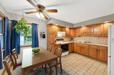 1283 Burke Avenue E Maplewood MN 55109