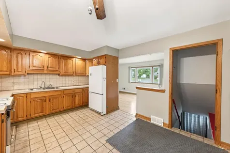 1283 Burke Avenue E Maplewood MN 55109