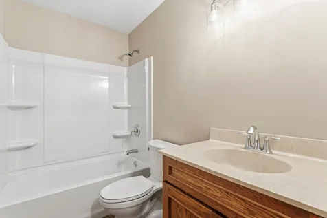 951 W Village Circle SE Rochester MN 55904
