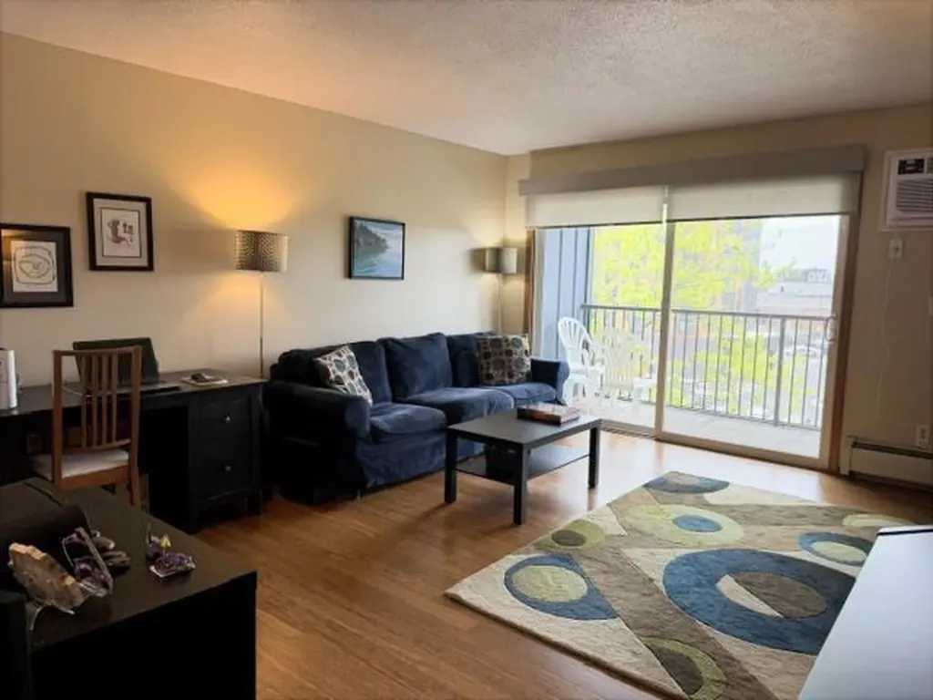1 W Lake Street Minneapolis MN 55408