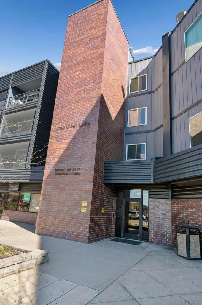 1 W Lake Street Minneapolis MN 55408
