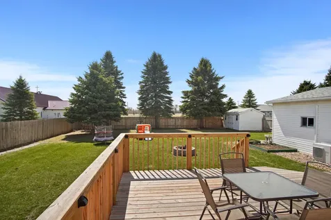4 4th Avenue SE Gwinner ND 58040