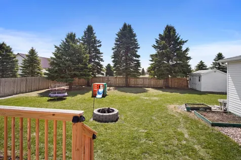 4 4th Avenue SE Gwinner ND 58040