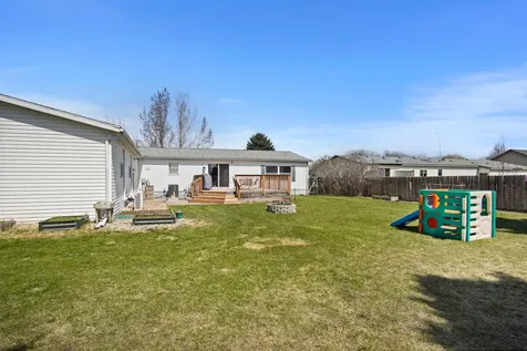4 4th Avenue SE Gwinner ND 58040