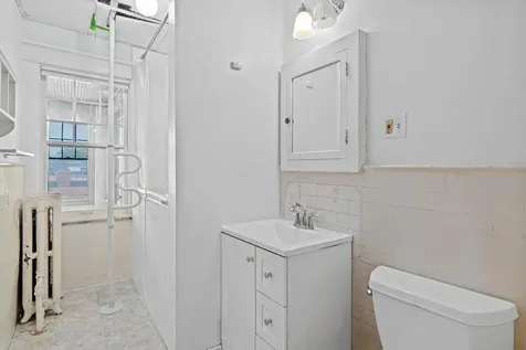 1097 Lincoln Avenue Saint Paul MN 55105
