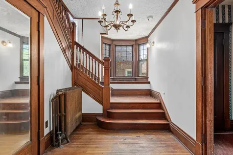 1097 Lincoln Avenue Saint Paul MN 55105