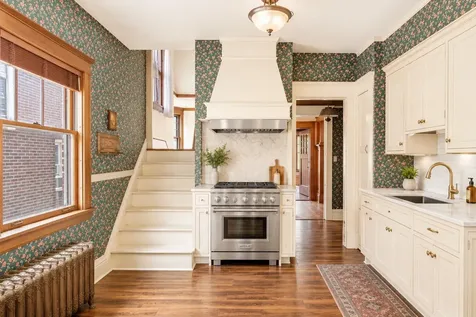 1097 Lincoln Avenue Saint Paul MN 55105