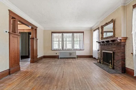 1097 Lincoln Avenue Saint Paul MN 55105