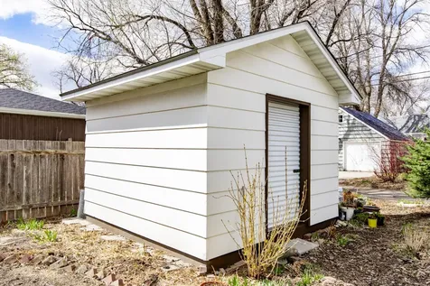 433 Elmwood Avenue S Fargo ND 58103