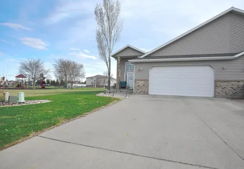 3221 11th Avenue S Moorhead MN 56560