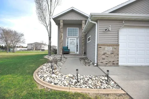 3221 11th Avenue S Moorhead MN 56560