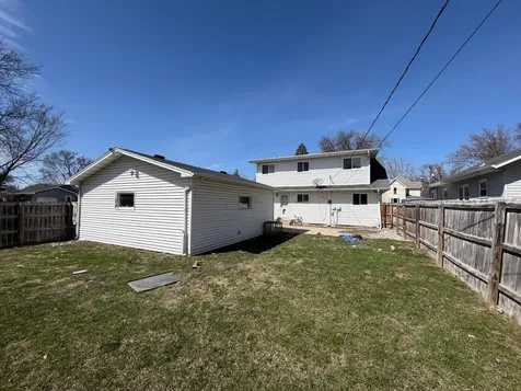 1644 8th Avenue S Fargo ND 58103