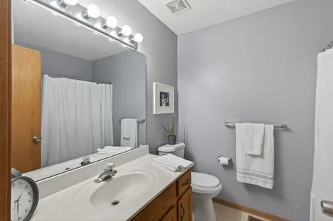 401 Leeward Trail Woodbury MN 55129