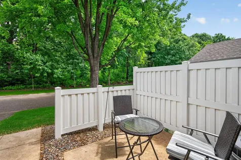 401 Leeward Trail Woodbury MN 55129