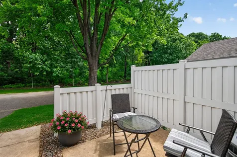 401 Leeward Trail Woodbury MN 55129