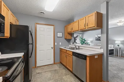 401 Leeward Trail Woodbury MN 55129