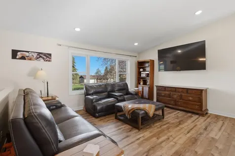 33366 Sibley Heights Lane Le Sueur MN 56058