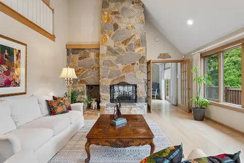 10420 Bluff Circle Chaska MN 55318