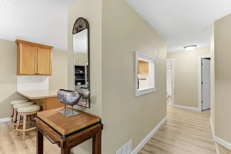 8970 Neill Lake Road Eden Prairie MN 55347