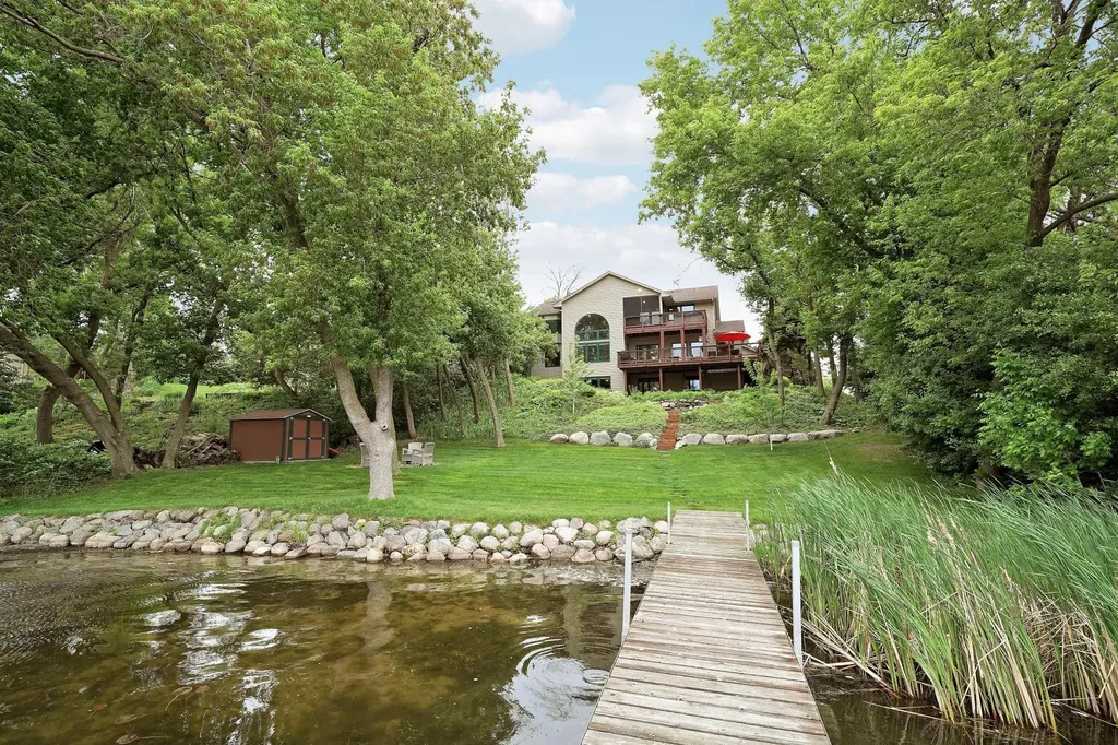1636 Woodlawn Circle Waconia MN 55387