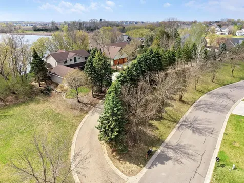 1636 Woodlawn Circle Waconia MN 55387