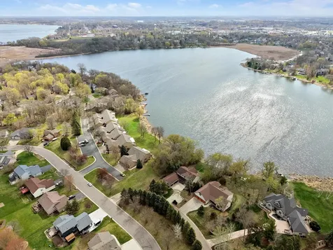 1636 Woodlawn Circle Waconia MN 55387