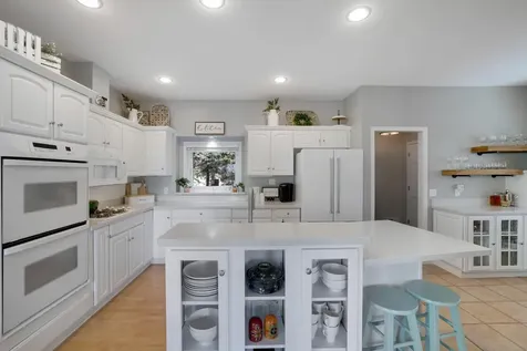 1636 Woodlawn Circle Waconia MN 55387